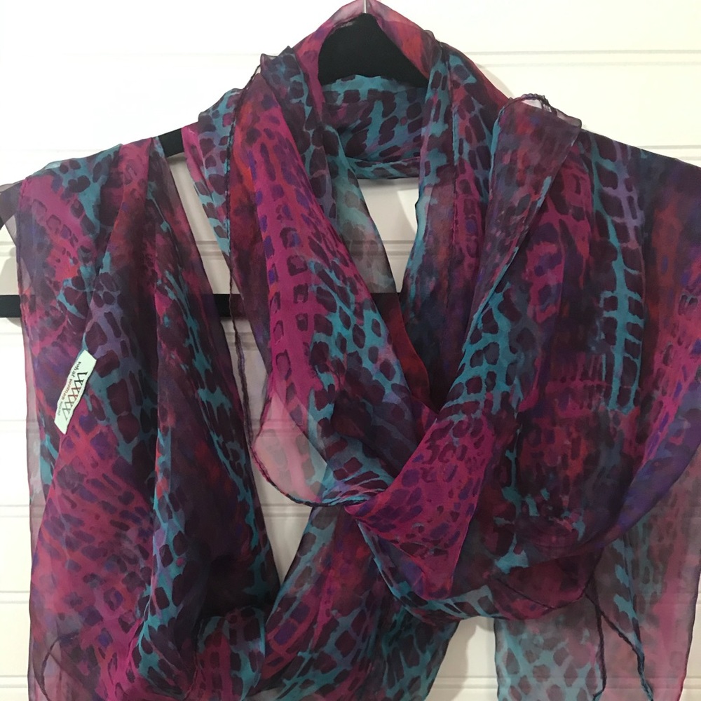 Printed scarf